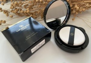 Тональная основа-кушон Giordani Gold