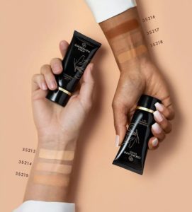 Матирующая пудровая тональная основа Giordani Gold Metamorphosis